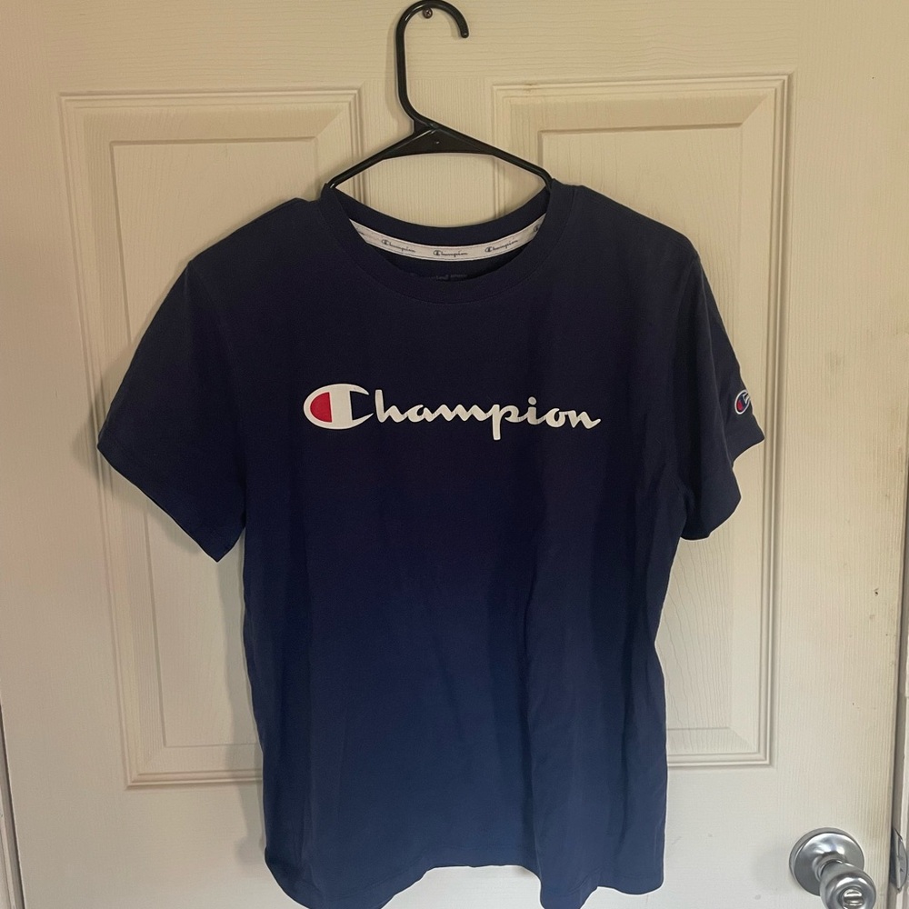 Champion Tee Women’s Size Large